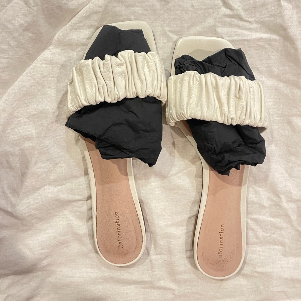 Reformation Marcella Ruched Flat